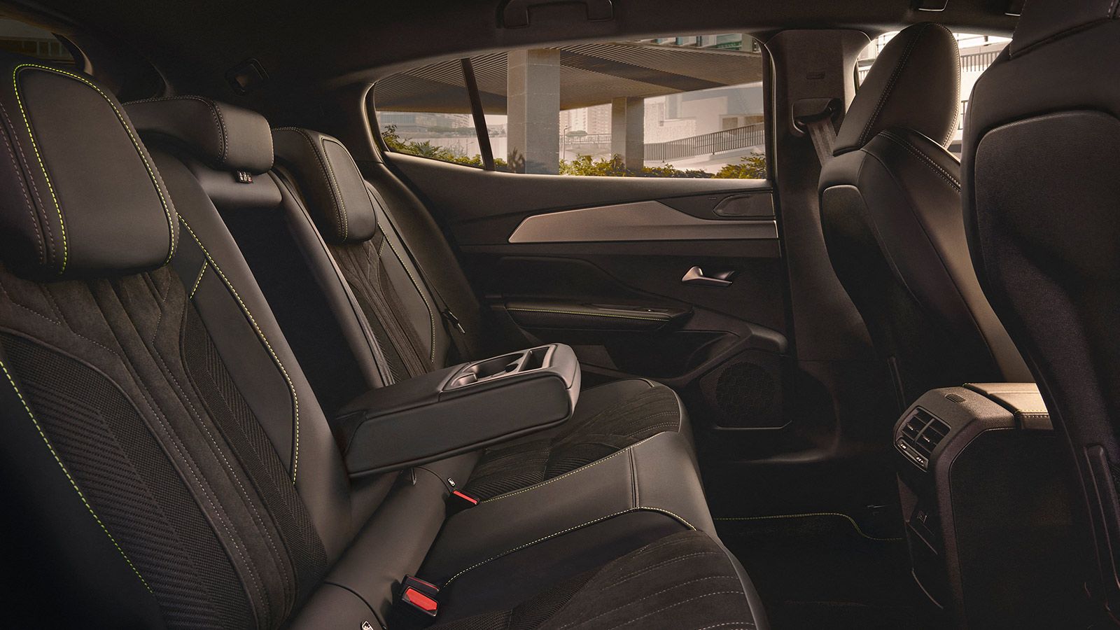 Επίσημη πρεμιέρα για το ανανεωμένο Peugeot 408